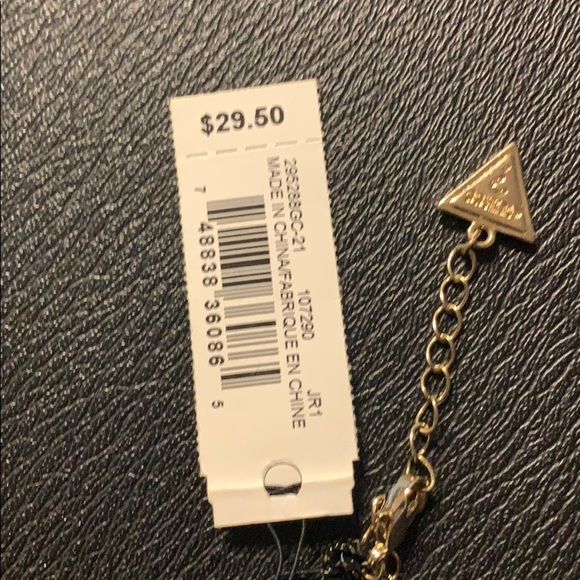 Guess long tassel necklace 30” with 2” extender - Picture 6 of 7